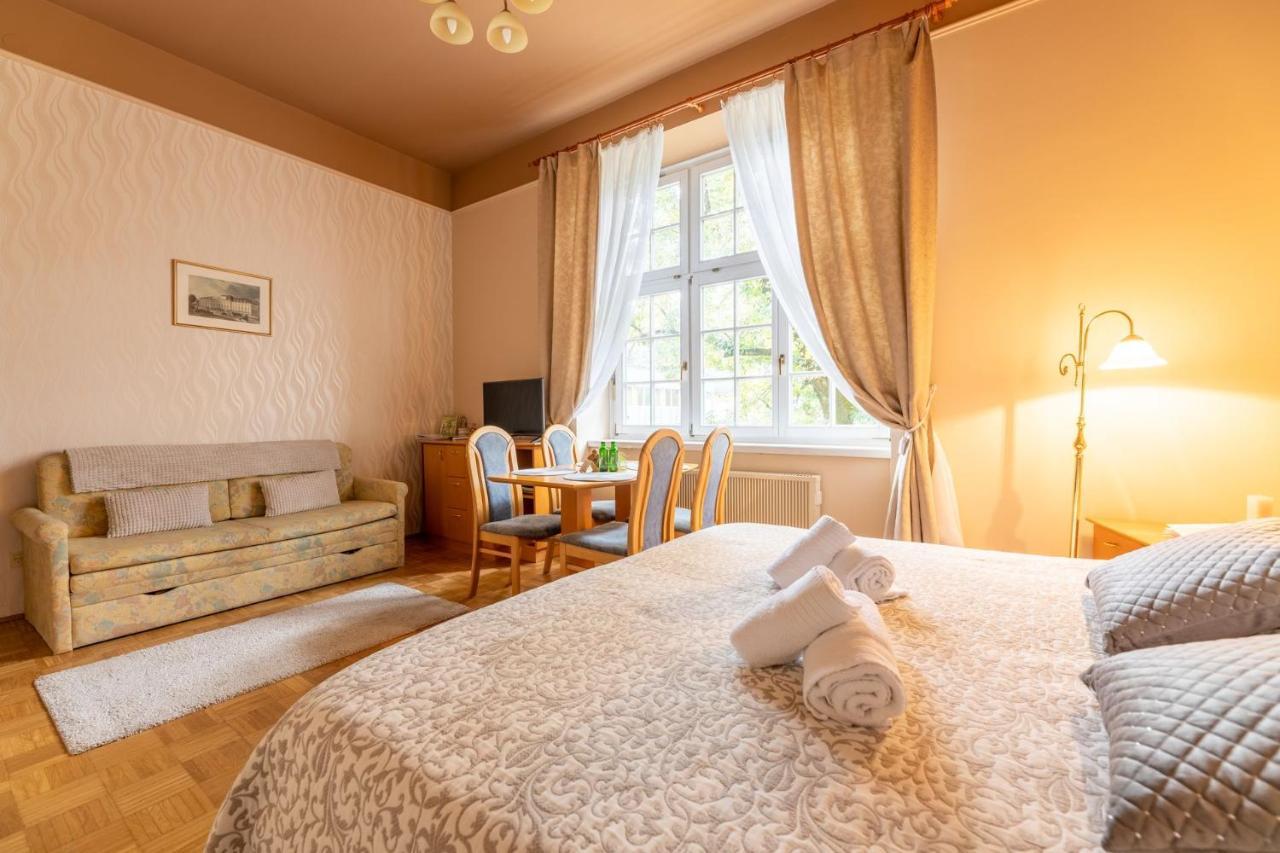 Apartments Vila Golf - Flucher Turizem روغاسكا سْلاتِنا المظهر الخارجي الصورة